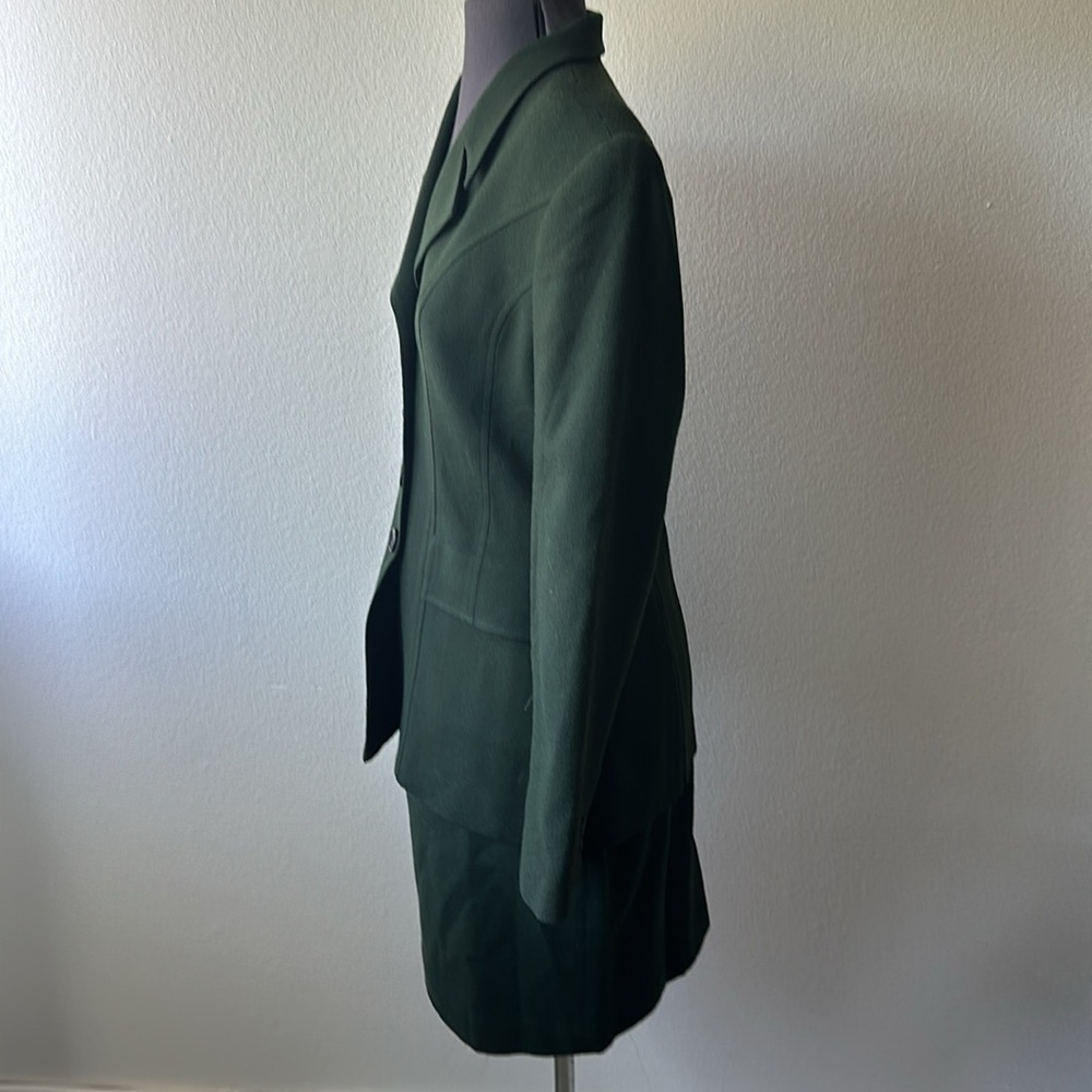 ICE CUBE by MICHAEL suit size 8 Hunter green 100% Wool and lined skirt & jacket - Picture 4 of 12